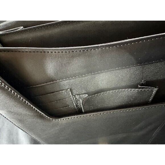 Leeds Black Leather Messenger Bag with Strap - Picture 11 of 15